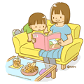 ソファでくつろぐ親子(ソフト)