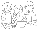 パソコンを見ながら話し合いをする女性(ソフト) パソコンを見ながら話し合いをする女性(ソフト)